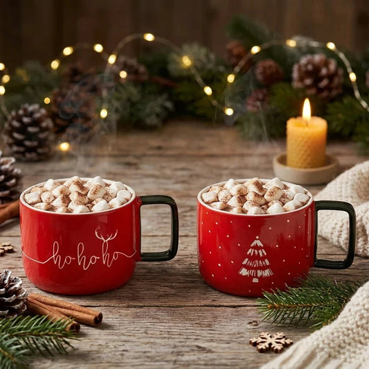 Gobelet décor de Noël en porcelaine rouge
